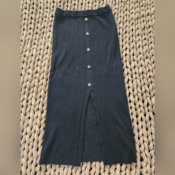 Black Ribbed Button-Down Top - Picture 1 of 3